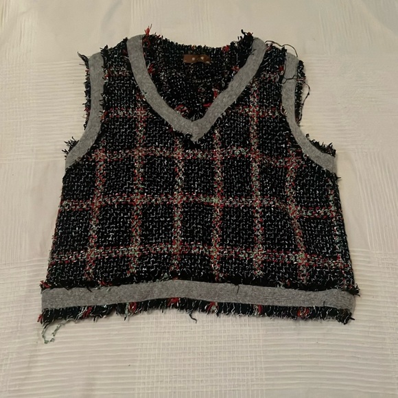 KNIT VEST - Picture 1 of 1